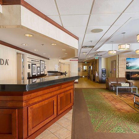 Ramada By Wyndham Niagara Falls By The River Экстерьер фото