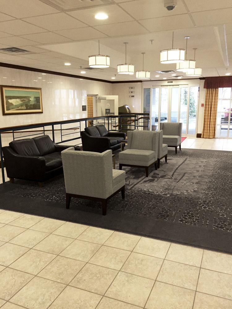 Ramada By Wyndham Niagara Falls By The River Экстерьер фото