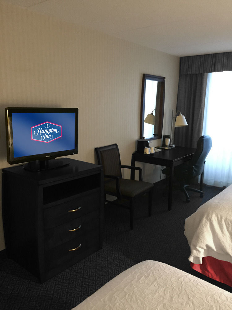 Ramada By Wyndham Niagara Falls By The River Экстерьер фото